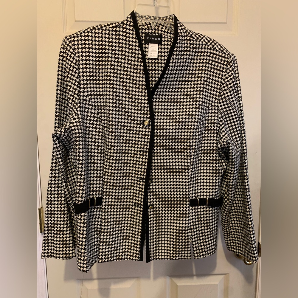 Virgo size 18 vintage blazer; ptp 23”; sh-hem 26”